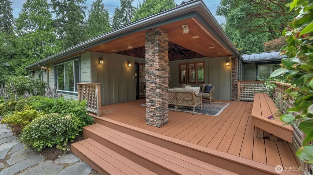10555 SE 28th Street Beaux Arts WA 98004