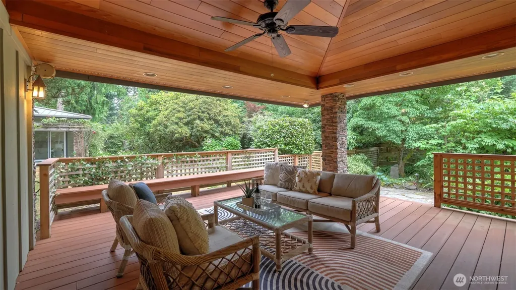 10555 SE 28th Street Beaux Arts WA 98004