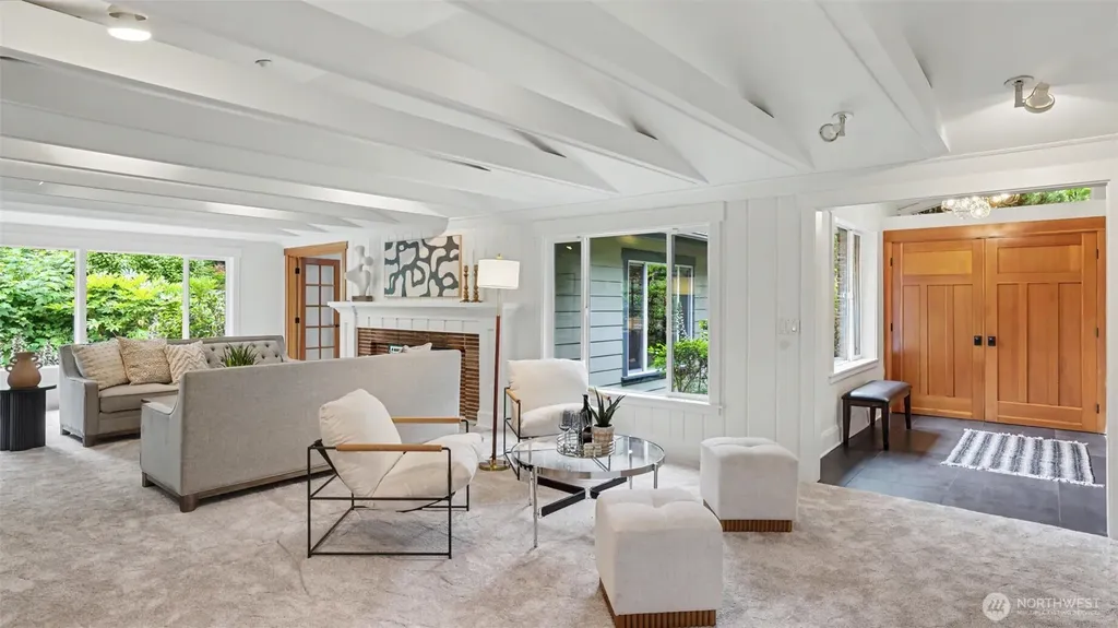 10555 SE 28th Street Beaux Arts WA 98004