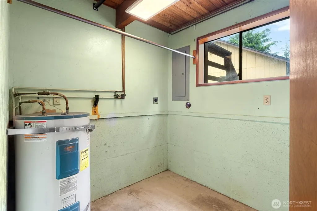 236 E Woodhill Avenue Westport WA 98595