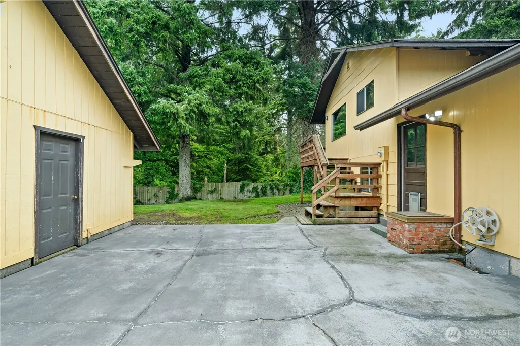 236 E Woodhill Avenue Westport WA 98595