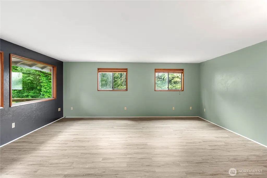 236 E Woodhill Avenue Westport WA 98595