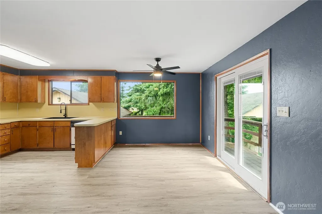 236 E Woodhill Avenue Westport WA 98595