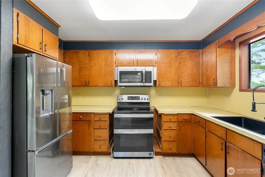 236 E Woodhill Avenue Westport WA 98595
