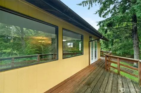 236 E Woodhill Avenue Westport WA 98595