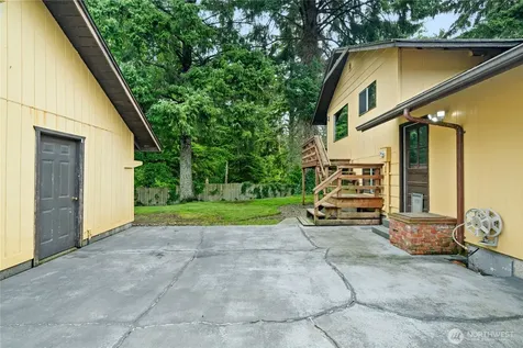 236 E Woodhill Avenue Westport WA 98595