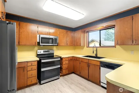 236 E Woodhill Avenue Westport WA 98595