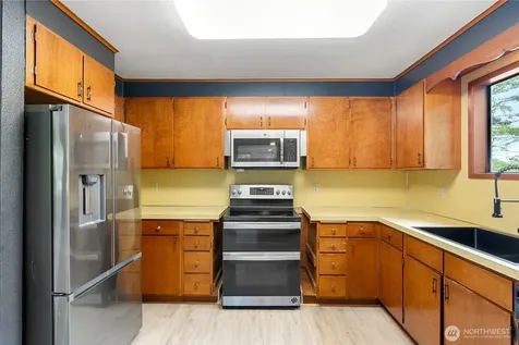 236 E Woodhill Avenue Westport WA 98595