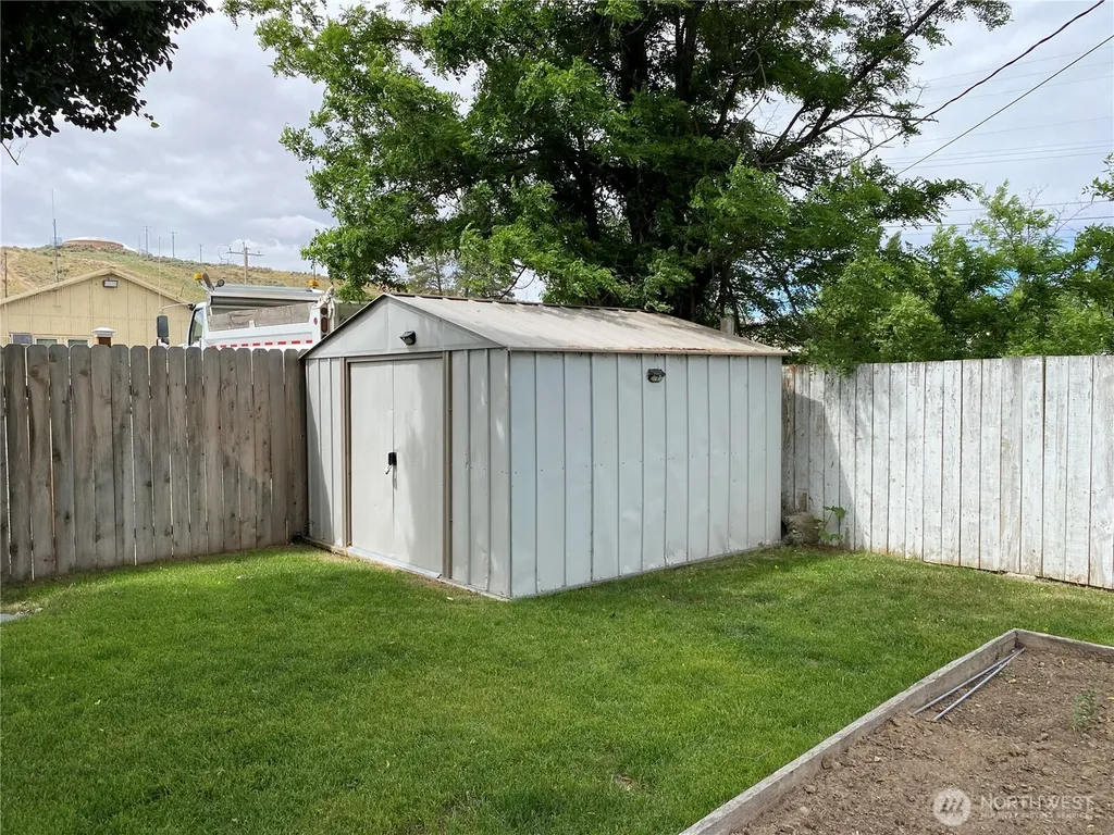 514 S Division Street Odessa WA 99159