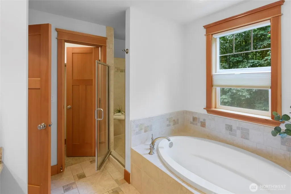 10440 NE Quiet Valley Lane Bainbridge Island WA 98110