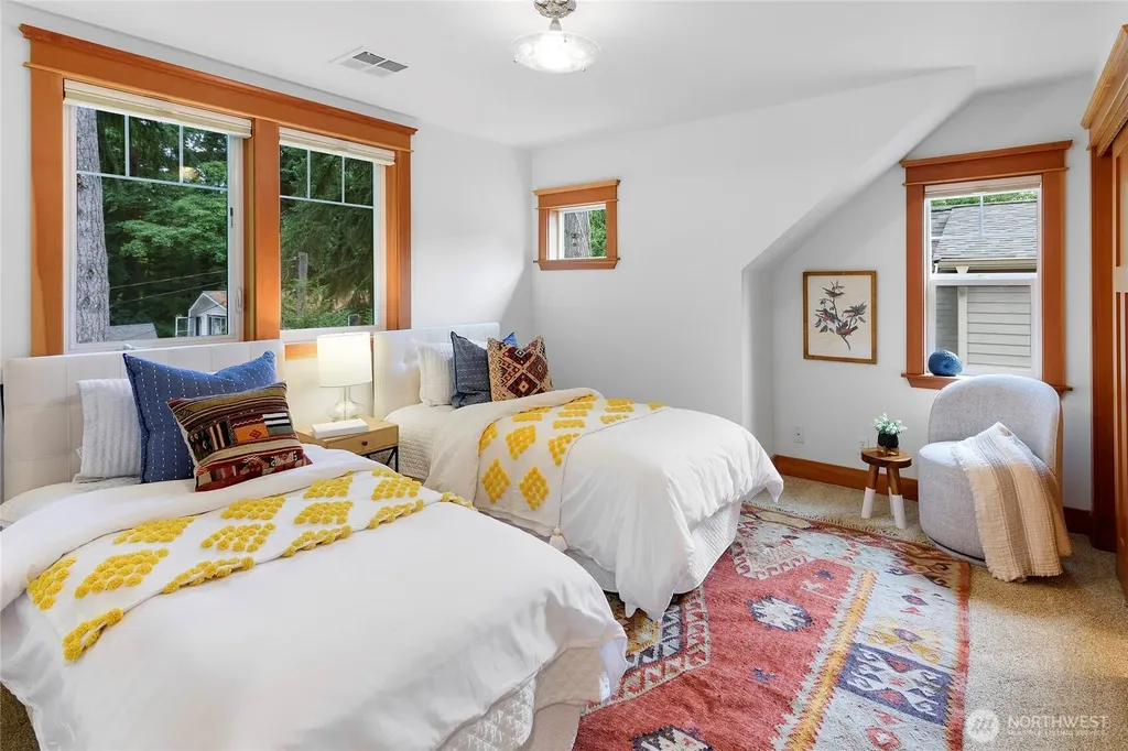 10440 NE Quiet Valley Lane Bainbridge Island WA 98110