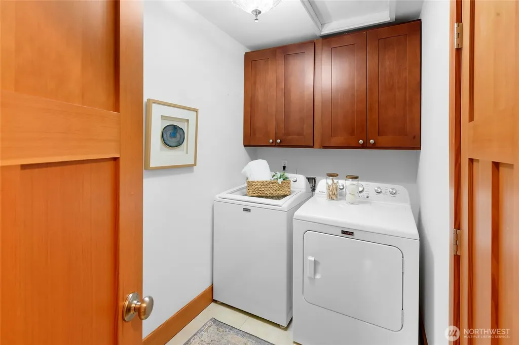 10440 NE Quiet Valley Lane Bainbridge Island WA 98110