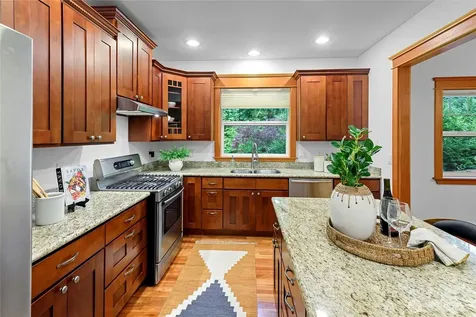 10440 NE Quiet Valley Lane Bainbridge Island WA 98110