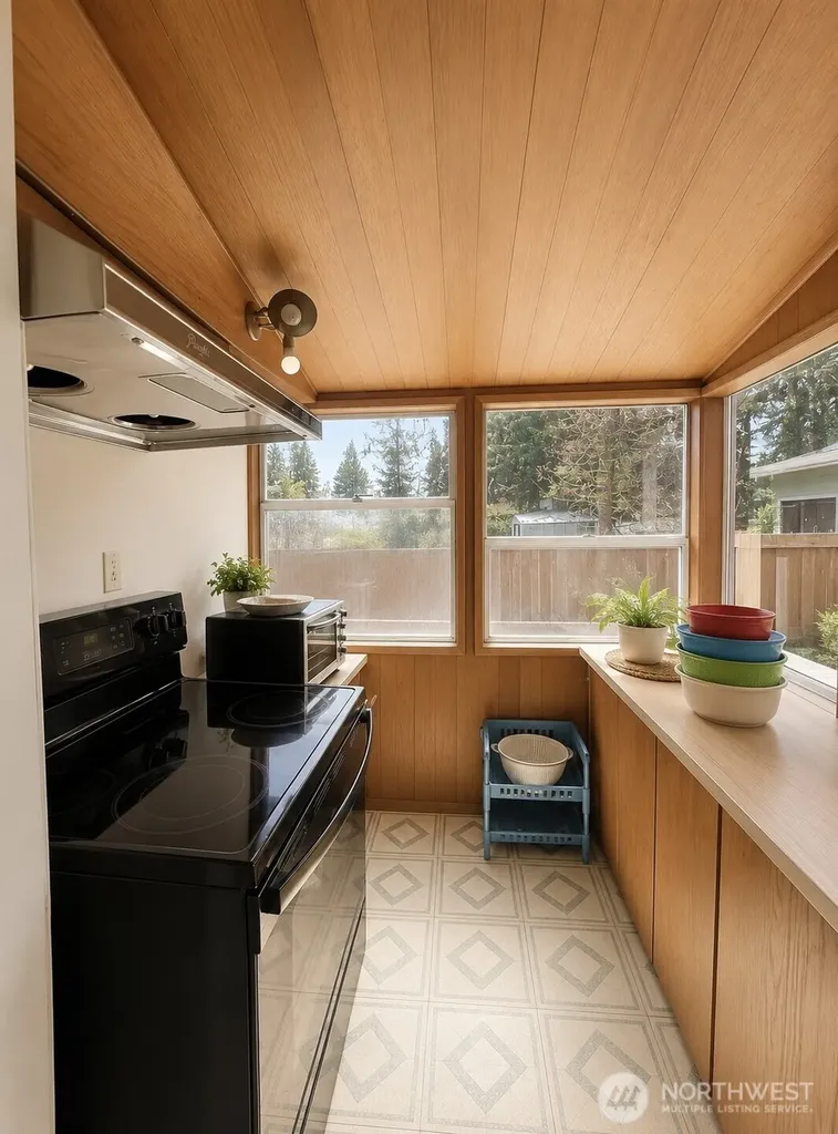 11545 N Park Avenue N Seattle WA 98133