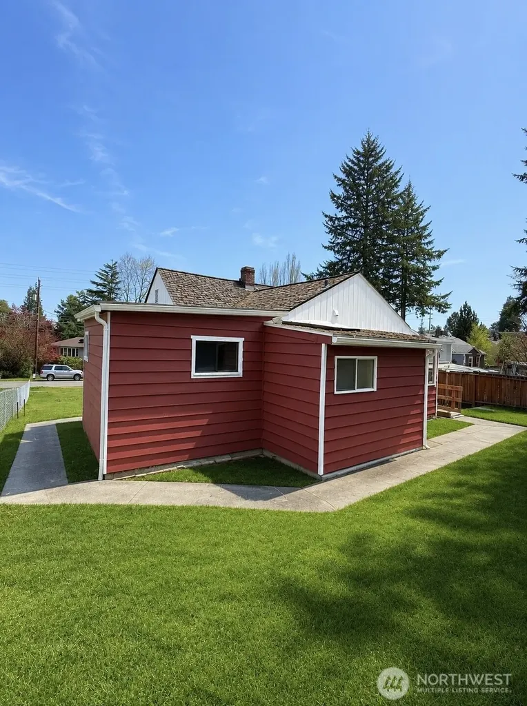 11545 N Park Avenue N Seattle WA 98133