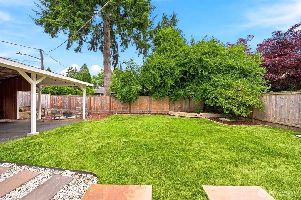 19912 Dayton Avenue N Shoreline WA 98133