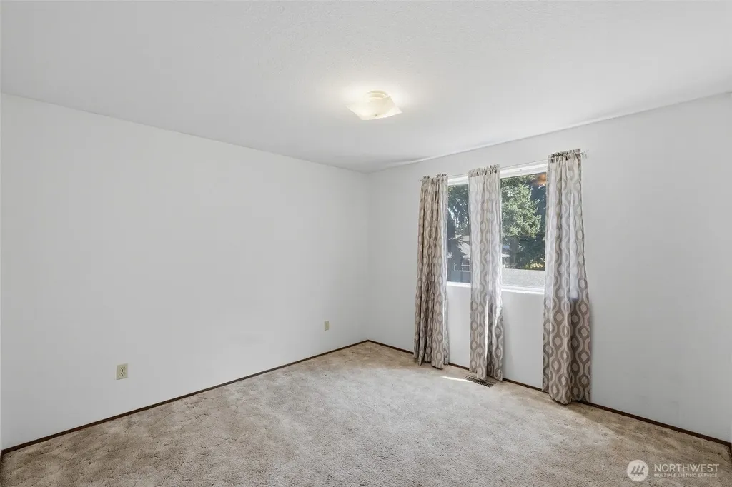 2513 58th Avenue NE Tacoma WA 98422