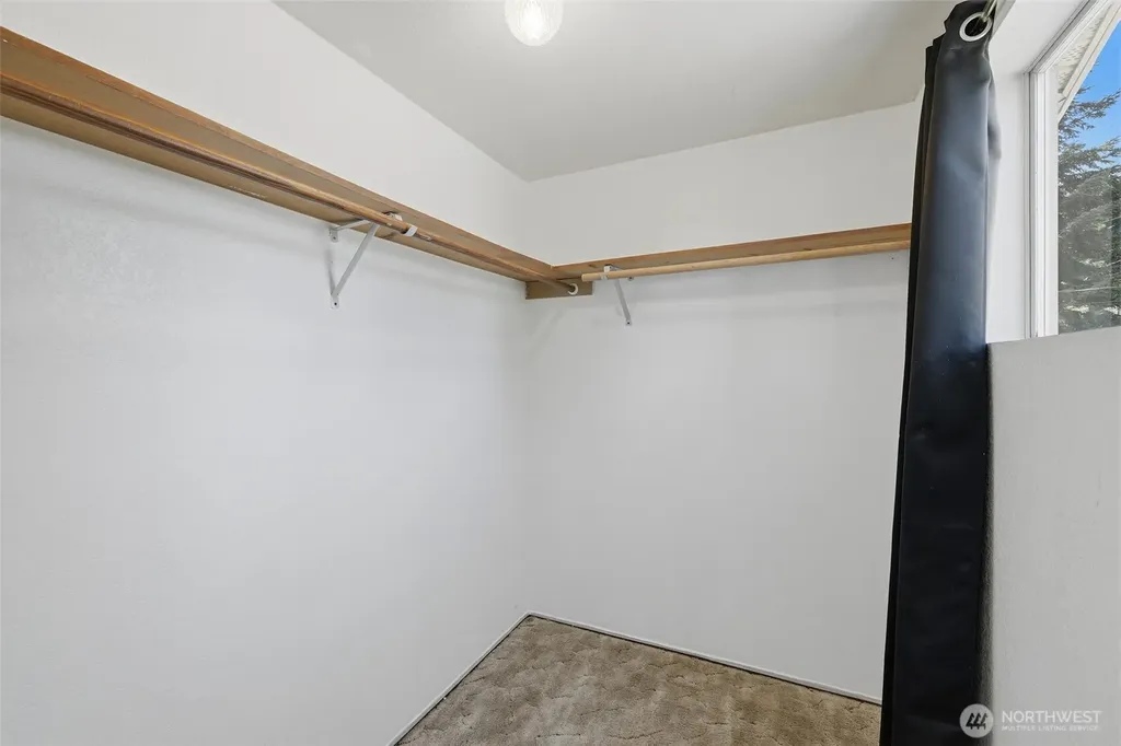 2513 58th Avenue NE Tacoma WA 98422
