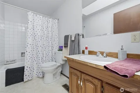 2513 58th Avenue NE Tacoma WA 98422