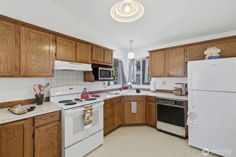 2513 58th Avenue NE Tacoma WA 98422