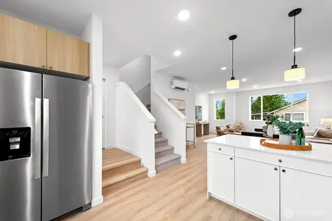 1421 SW 111th Lane Seattle WA 98146