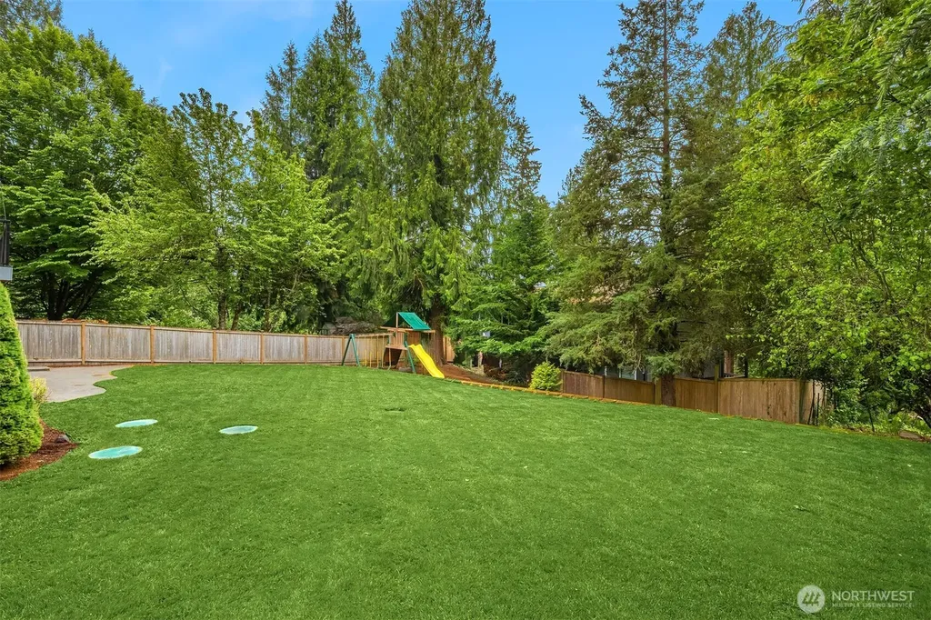 211 210th Avenue NE Sammamish WA 98074