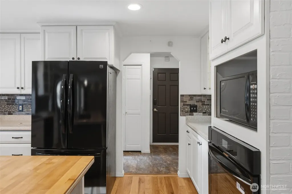1501 E Old Ranch Road Allyn WA 98524