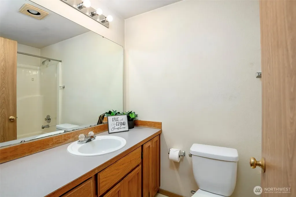 1418 E 59th Street Tacoma WA 98404