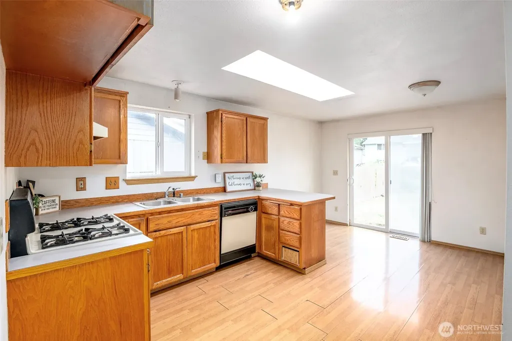 1418 E 59th Street Tacoma WA 98404