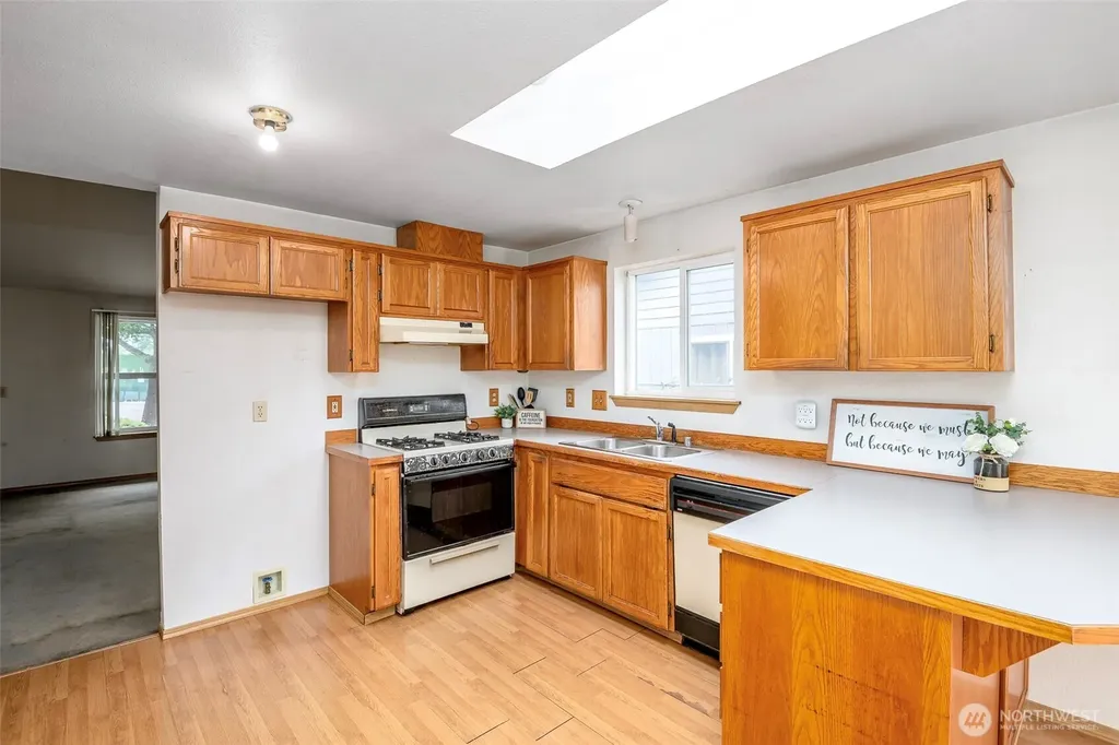 1418 E 59th Street Tacoma WA 98404