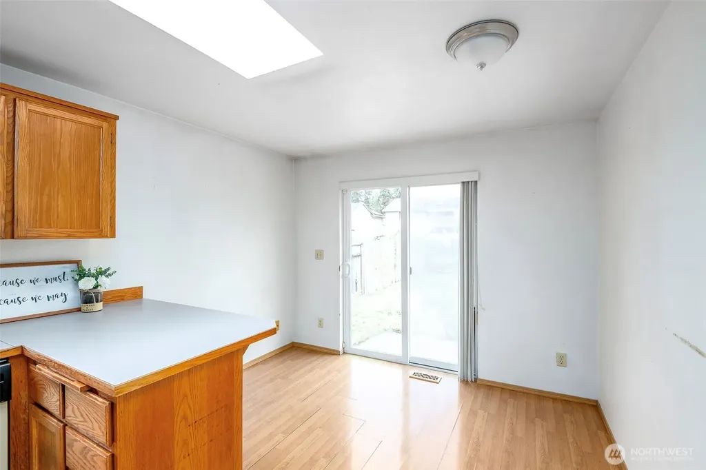 1418 E 59th Street Tacoma WA 98404