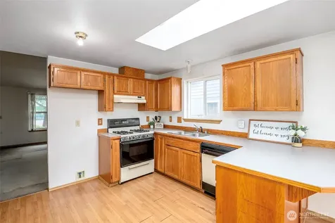1418 E 59th Street Tacoma WA 98404