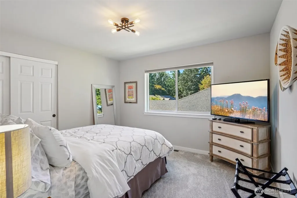 9058 Eagle Point Loop Road SW Lakewood WA 98498