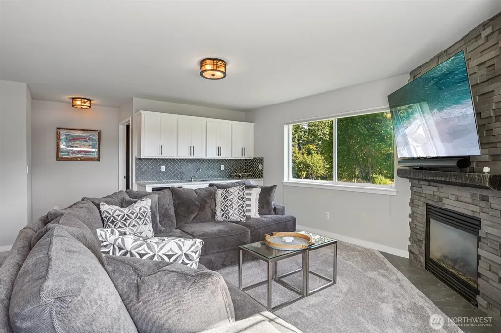 9058 Eagle Point Loop Road SW Lakewood WA 98498