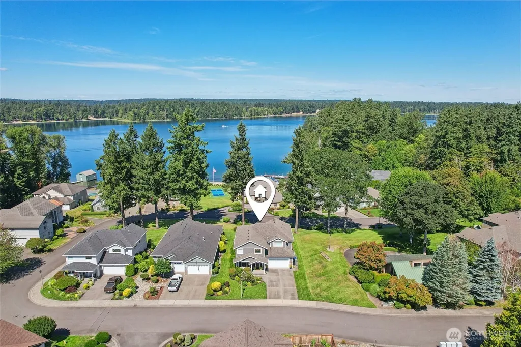 9058 Eagle Point Loop Road SW Lakewood WA 98498