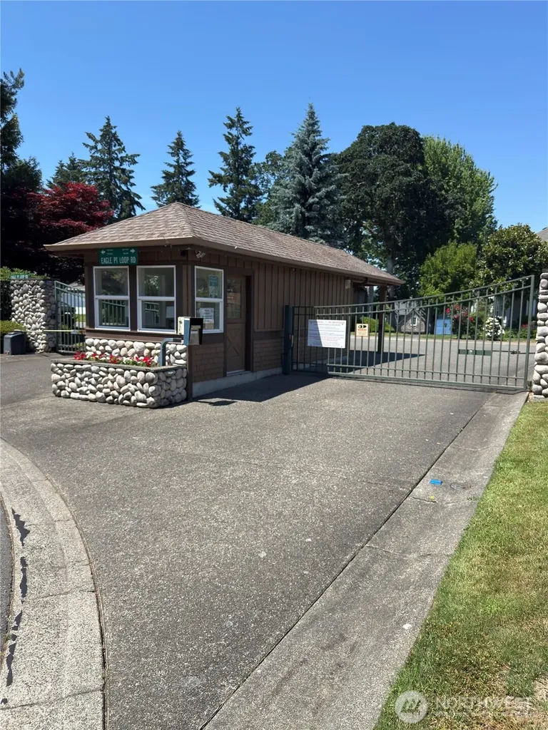 9058 Eagle Point Loop Road SW Lakewood WA 98498