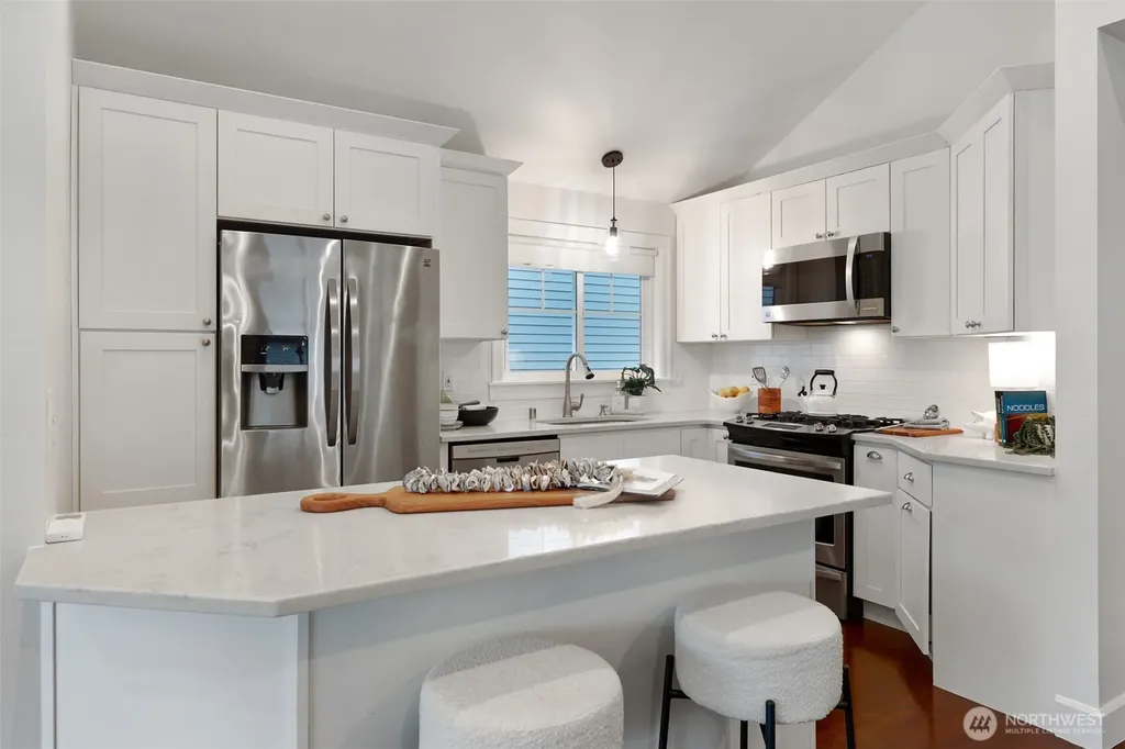 318 NE 59th Street Seattle WA 98105