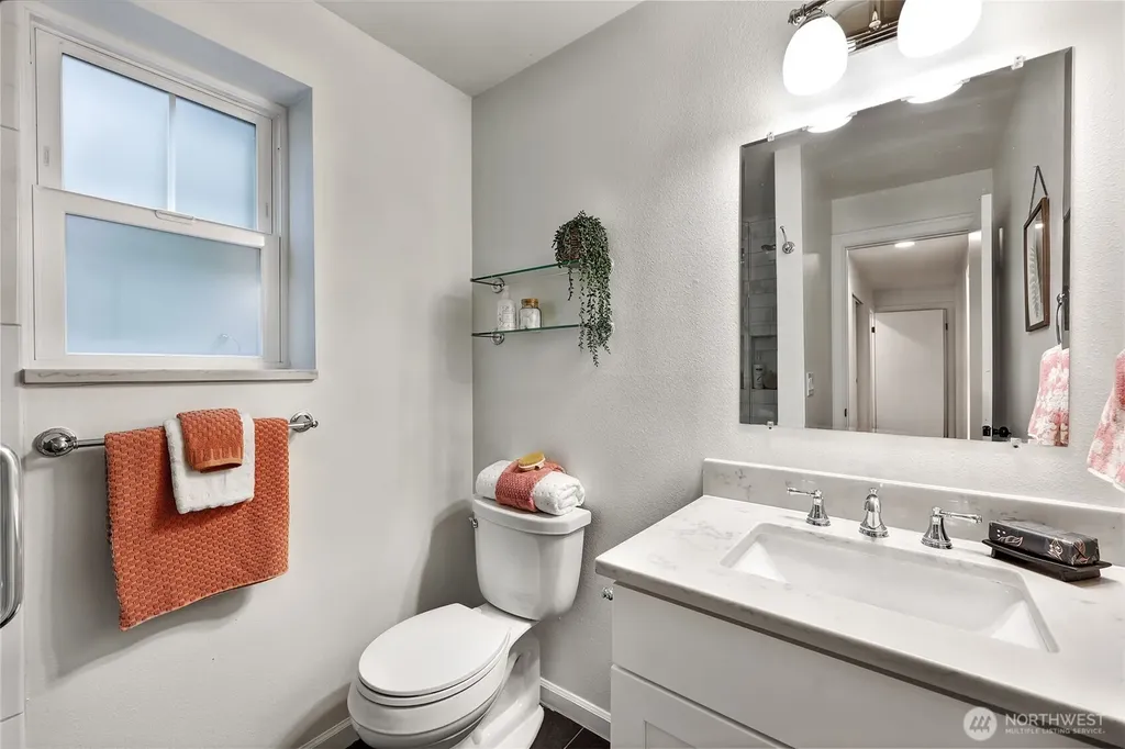 318 NE 59th Street Seattle WA 98105