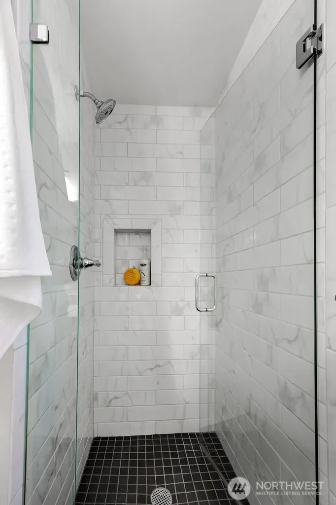 318 NE 59th Street Seattle WA 98105
