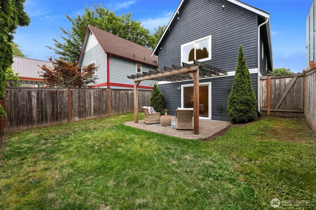 318 NE 59th Street Seattle WA 98105