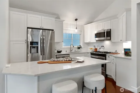 318 NE 59th Street Seattle WA 98105