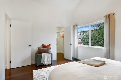 318 NE 59th Street Seattle WA 98105