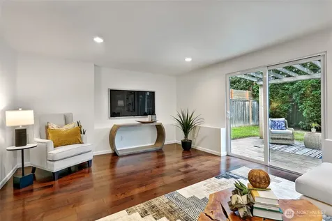 318 NE 59th Street Seattle WA 98105