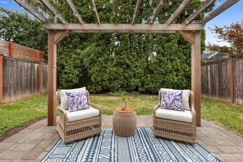 318 NE 59th Street Seattle WA 98105