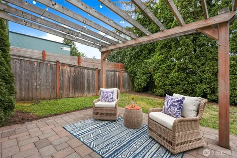 318 NE 59th Street Seattle WA 98105