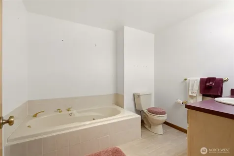 18108 SE 440th Street Enumclaw WA 98022