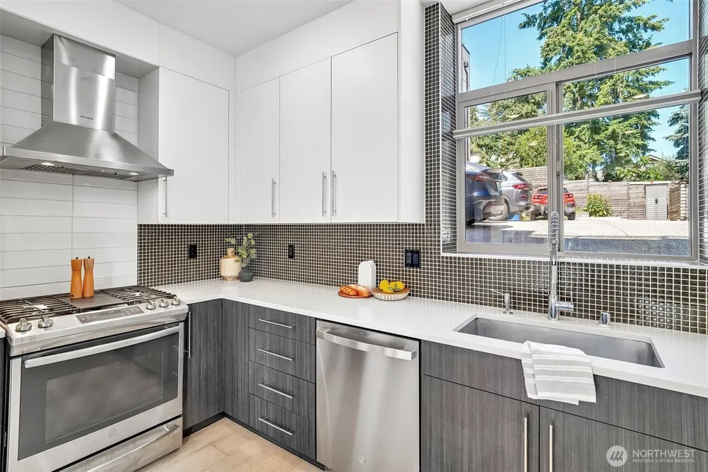 2852 SW Nevada Street Seattle WA 98126