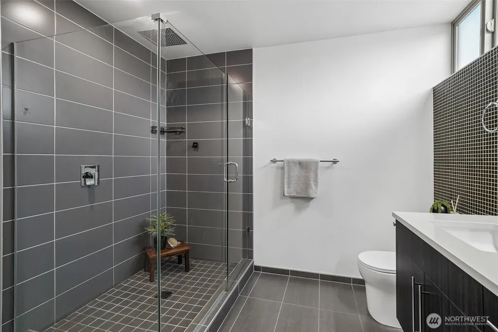 2852 SW Nevada Street Seattle WA 98126