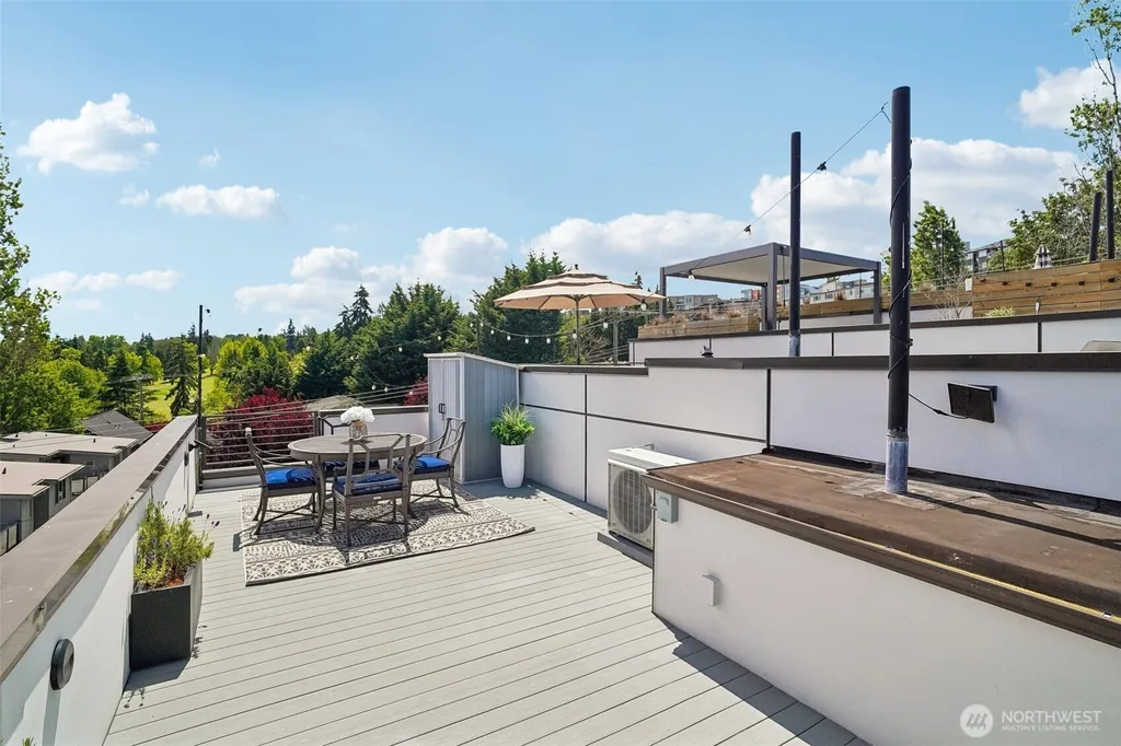 2852 SW Nevada Street Seattle WA 98126