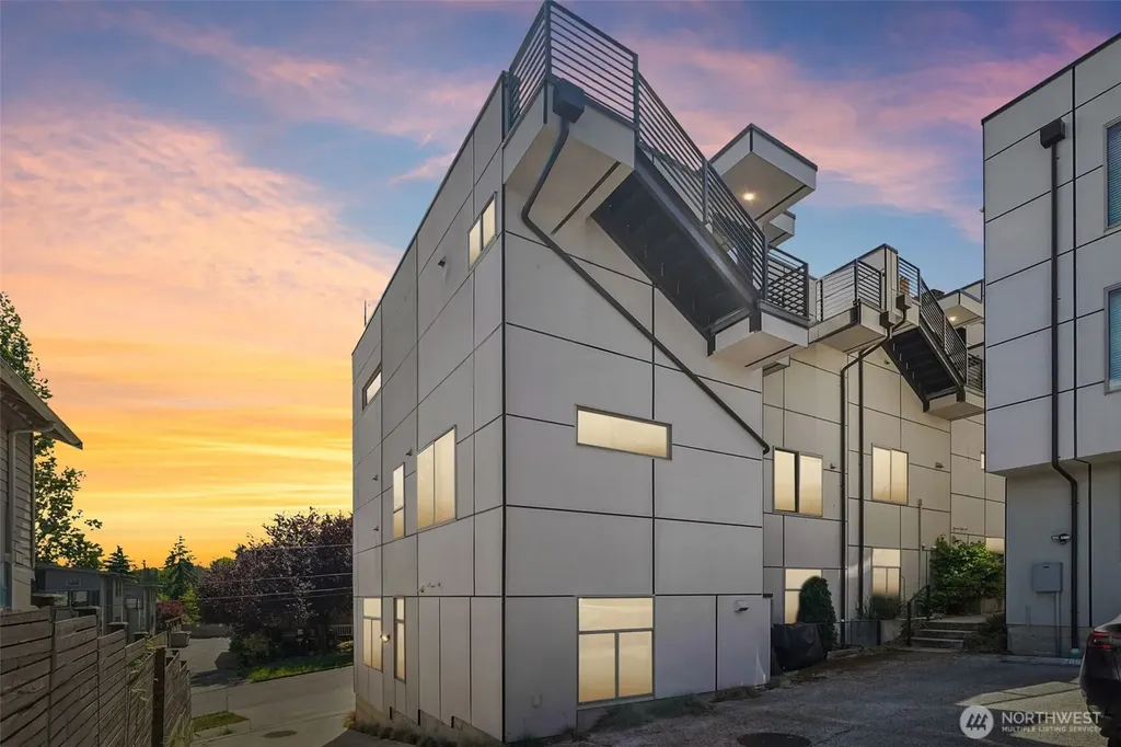 2852 SW Nevada Street Seattle WA 98126